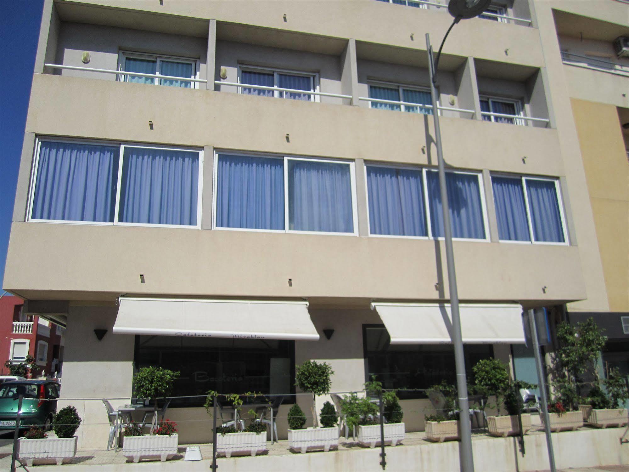 Y Mirablau Hotel *